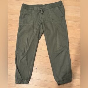 GAP Maternity Women’s Olive drawstring pants